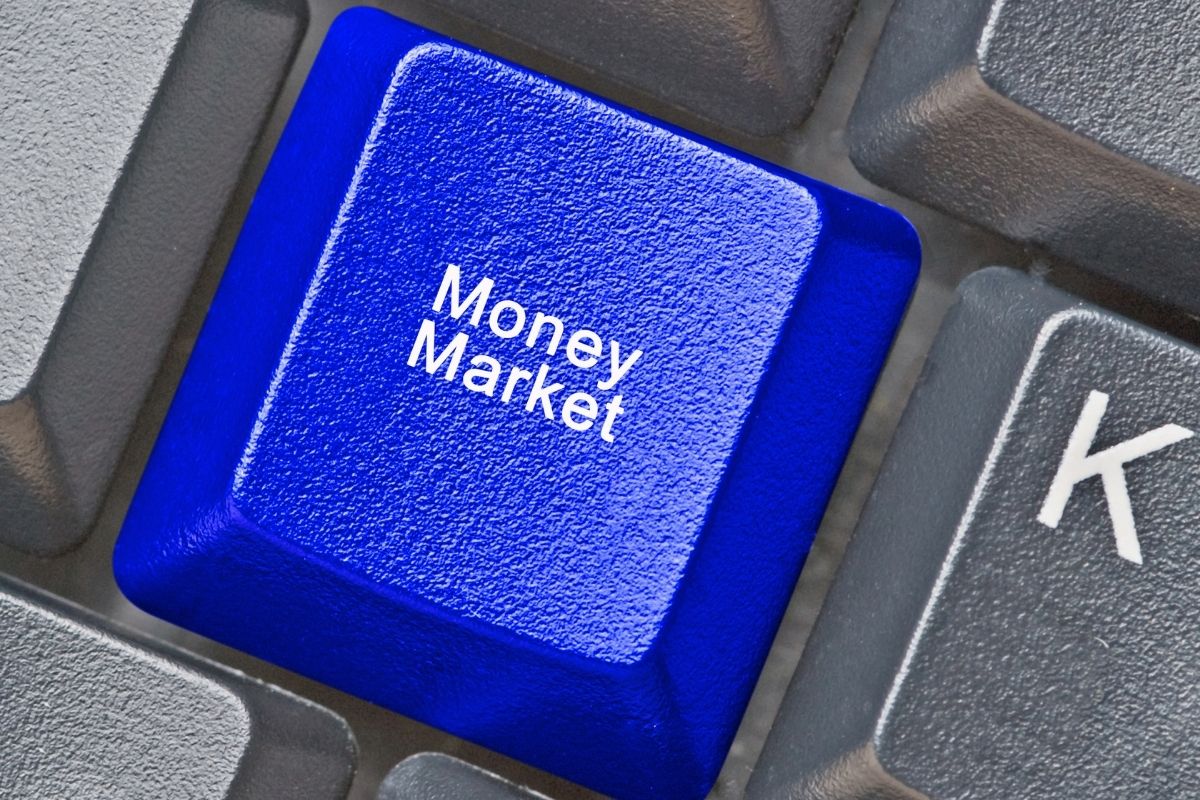 Is A Money Market Better Than A Savings Account?